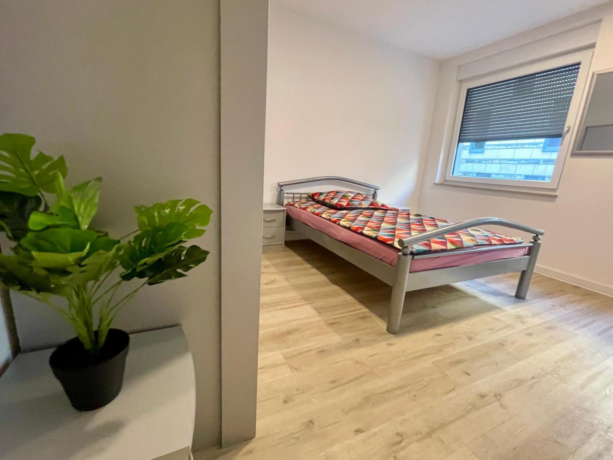 Neu Goldstadt Wunderschoenes 2 Zimmer Apartament Schloessle Zentrum Пфорцхайм Экстерьер фото