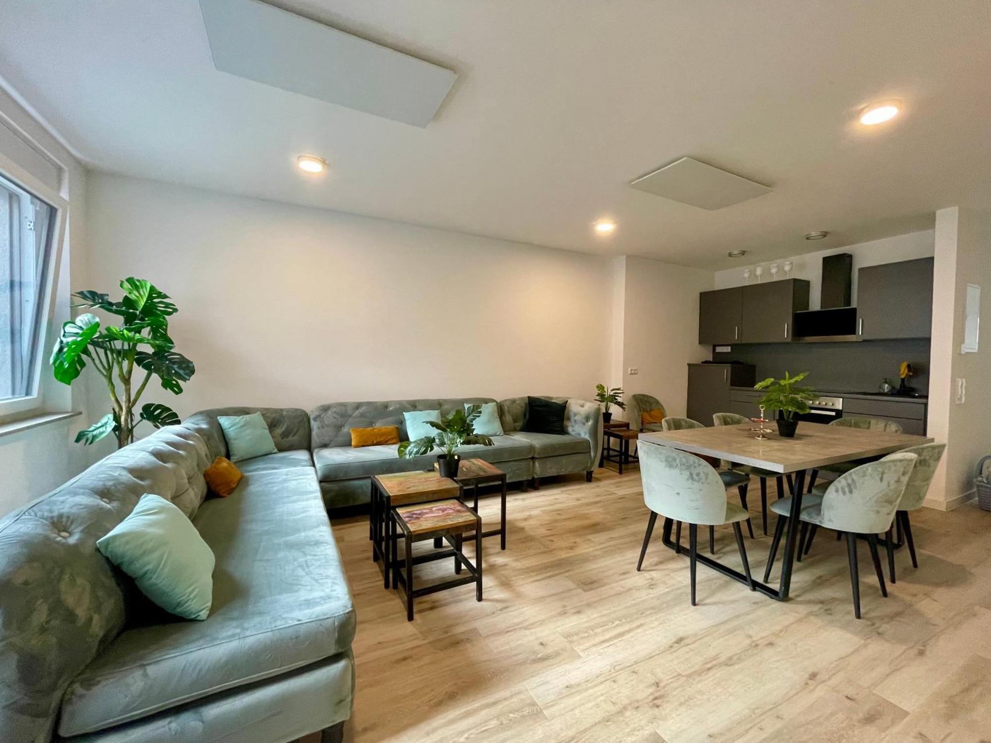 Neu Goldstadt Wunderschoenes 2 Zimmer Apartament Schloessle Zentrum Пфорцхайм Экстерьер фото