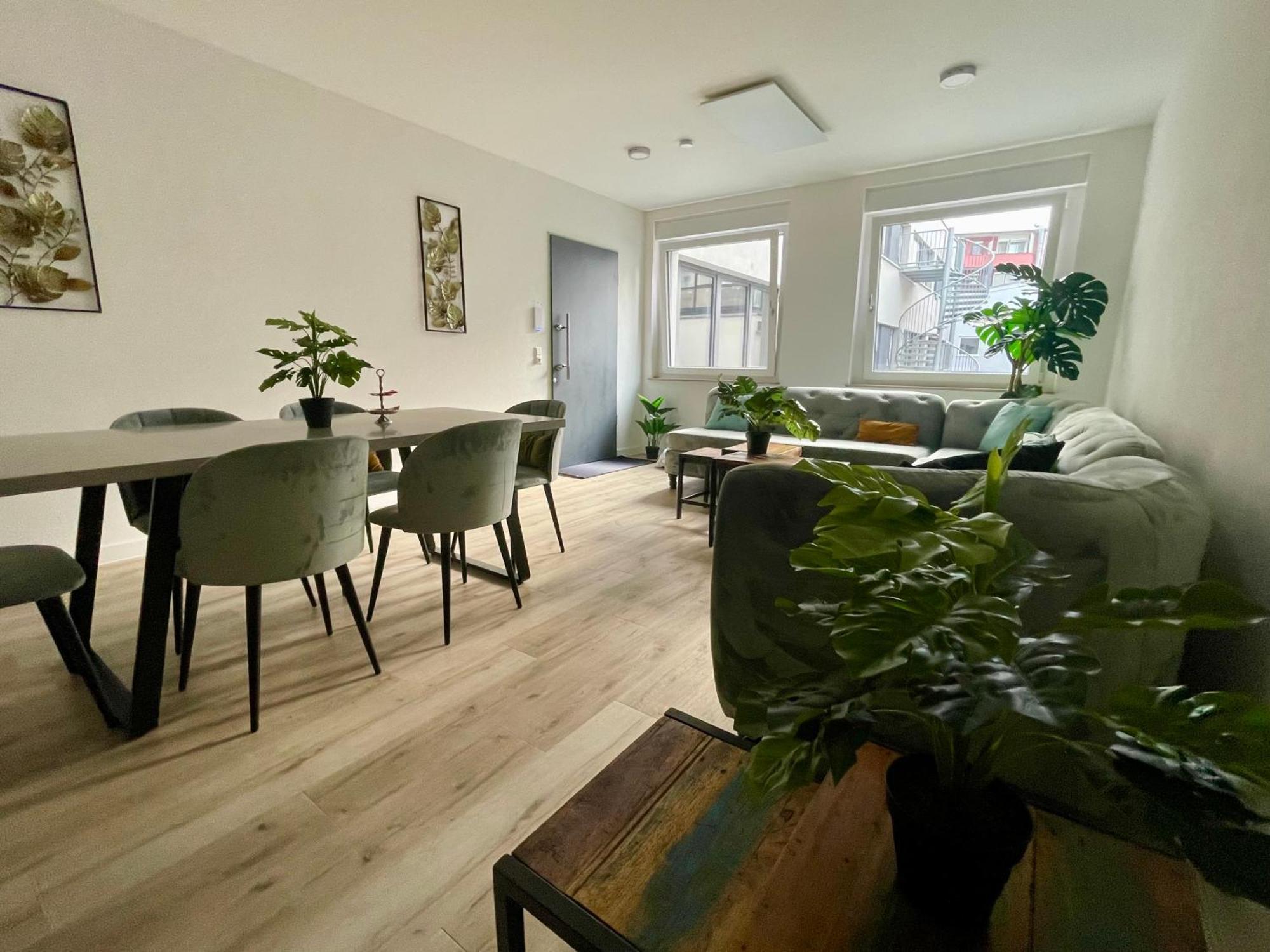 Neu Goldstadt Wunderschoenes 2 Zimmer Apartament Schloessle Zentrum Пфорцхайм Экстерьер фото