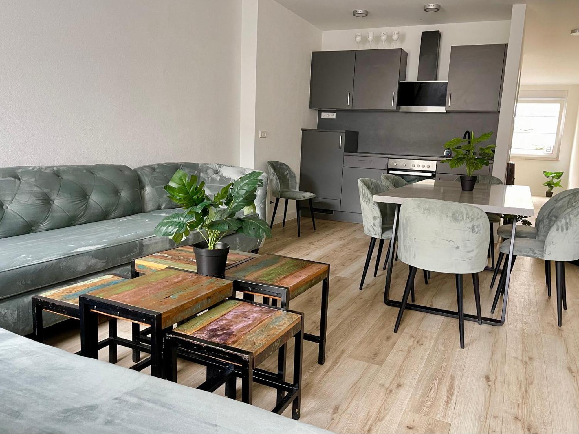 Neu Goldstadt Wunderschoenes 2 Zimmer Apartament Schloessle Zentrum Пфорцхайм Экстерьер фото