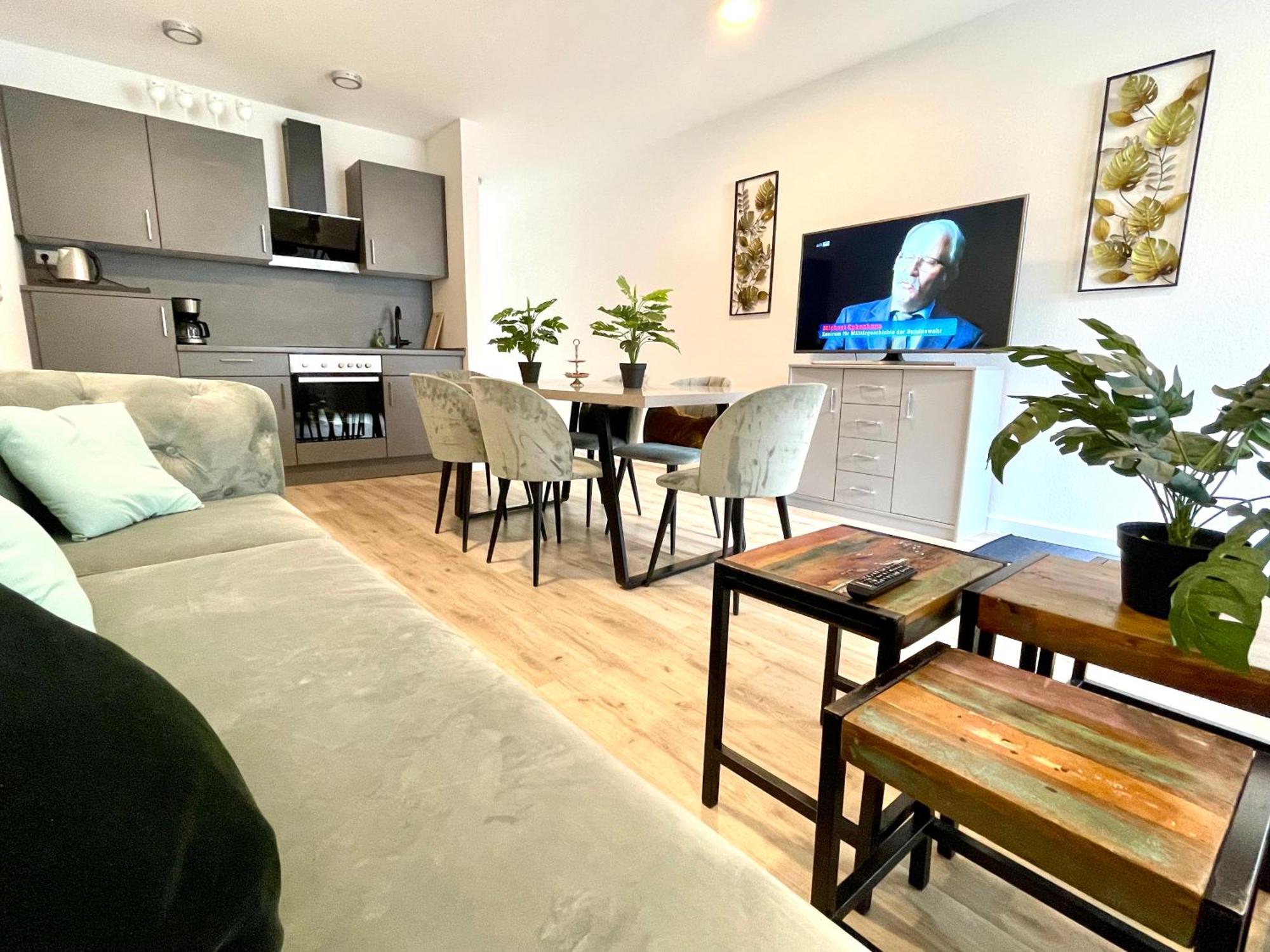 Neu Goldstadt Wunderschoenes 2 Zimmer Apartament Schloessle Zentrum Пфорцхайм Экстерьер фото