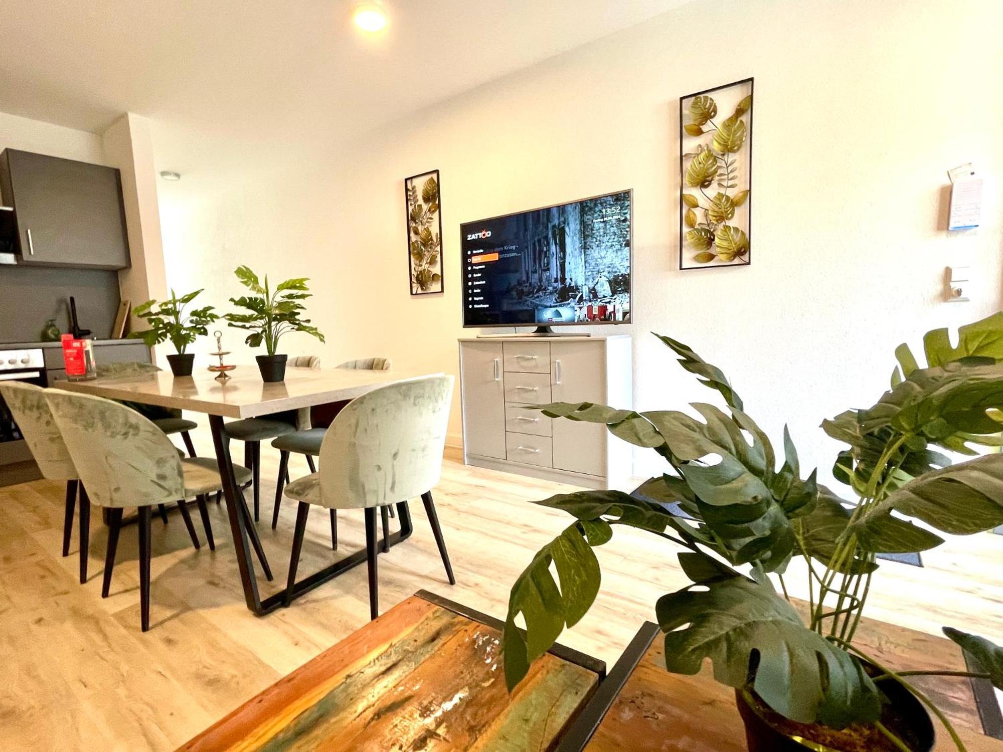Neu Goldstadt Wunderschoenes 2 Zimmer Apartament Schloessle Zentrum Пфорцхайм Экстерьер фото