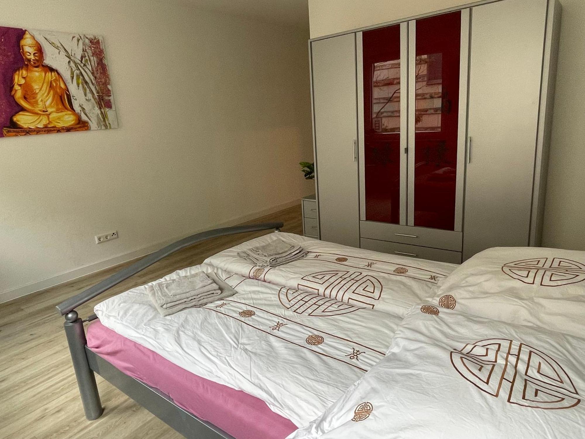 Neu Goldstadt Wunderschoenes 2 Zimmer Apartament Schloessle Zentrum Пфорцхайм Экстерьер фото